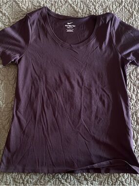 Nike Women’s Black Scoop Neck Tee